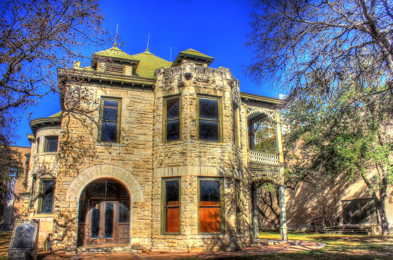 San Antonio Offers Free History Walks, Outdoor Adventures, Major Attractions